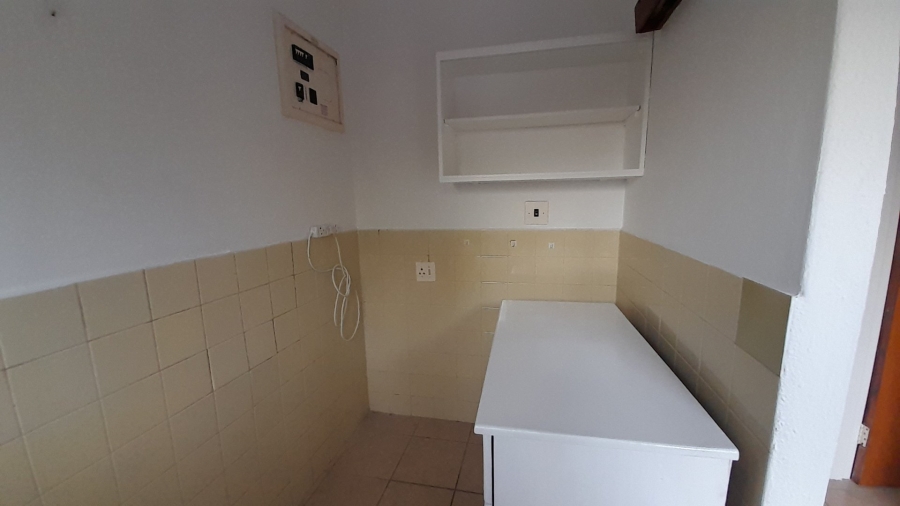 To Let 1 Bedroom Property for Rent in Kenilworth Western Cape